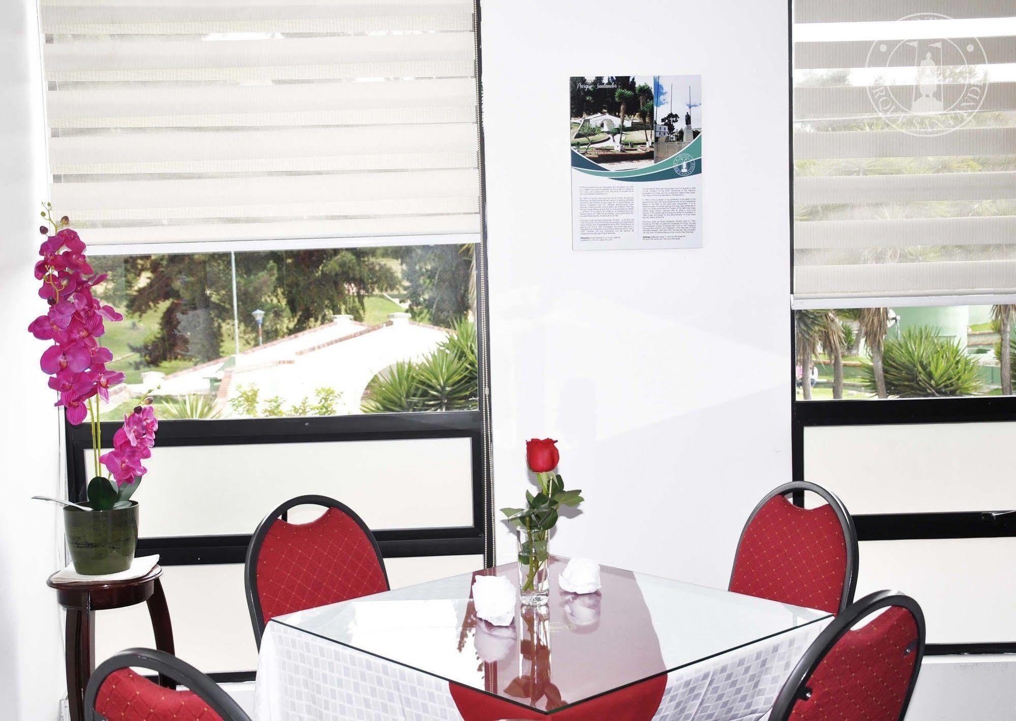 Hotel Parque Santander Tunja Extérieur photo
